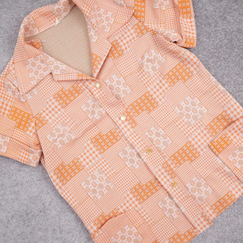 Vintage 60s/70s Women's Disco Chest 19in Short Sleeve Full Button Collared Shirt - Picture 7 of 9
